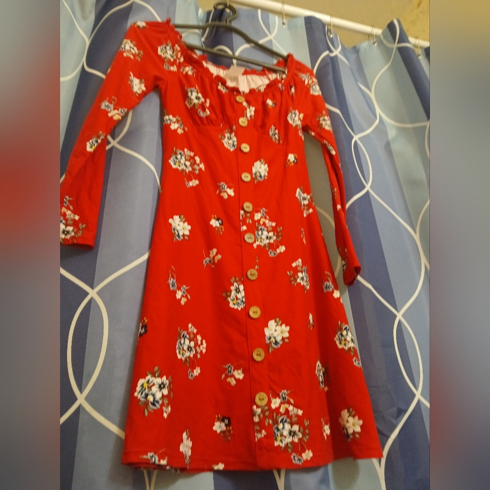 Red Floral Mini Off-shoulder Dress W/ Faux Buttons & Ruffled Neckline Medium - Picture 14 of 14
